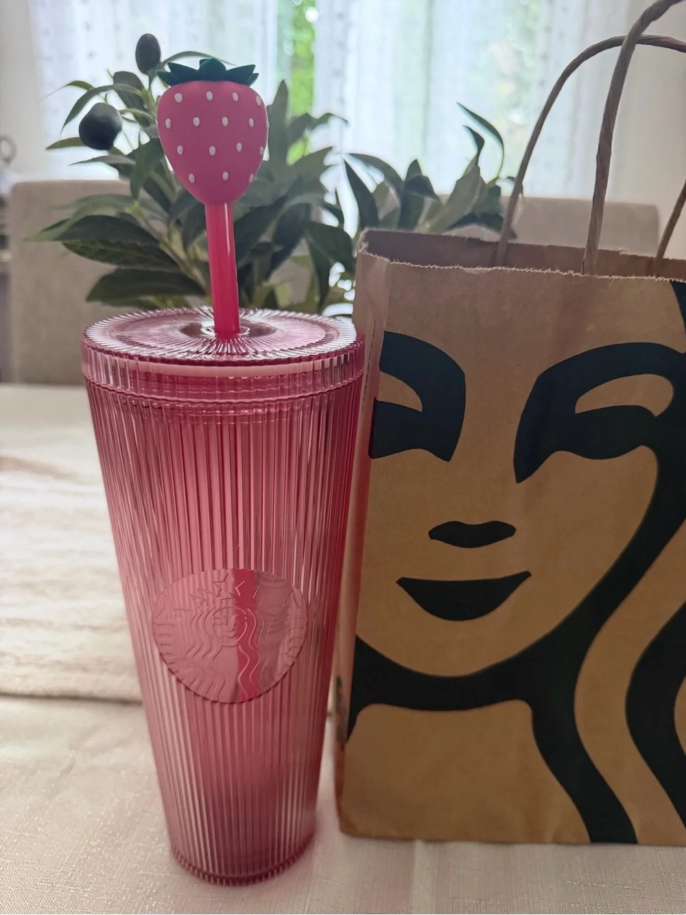 NWT Starbucks Pink Collection Strawberry Top Tumbler with Straw LIMITED EDITION